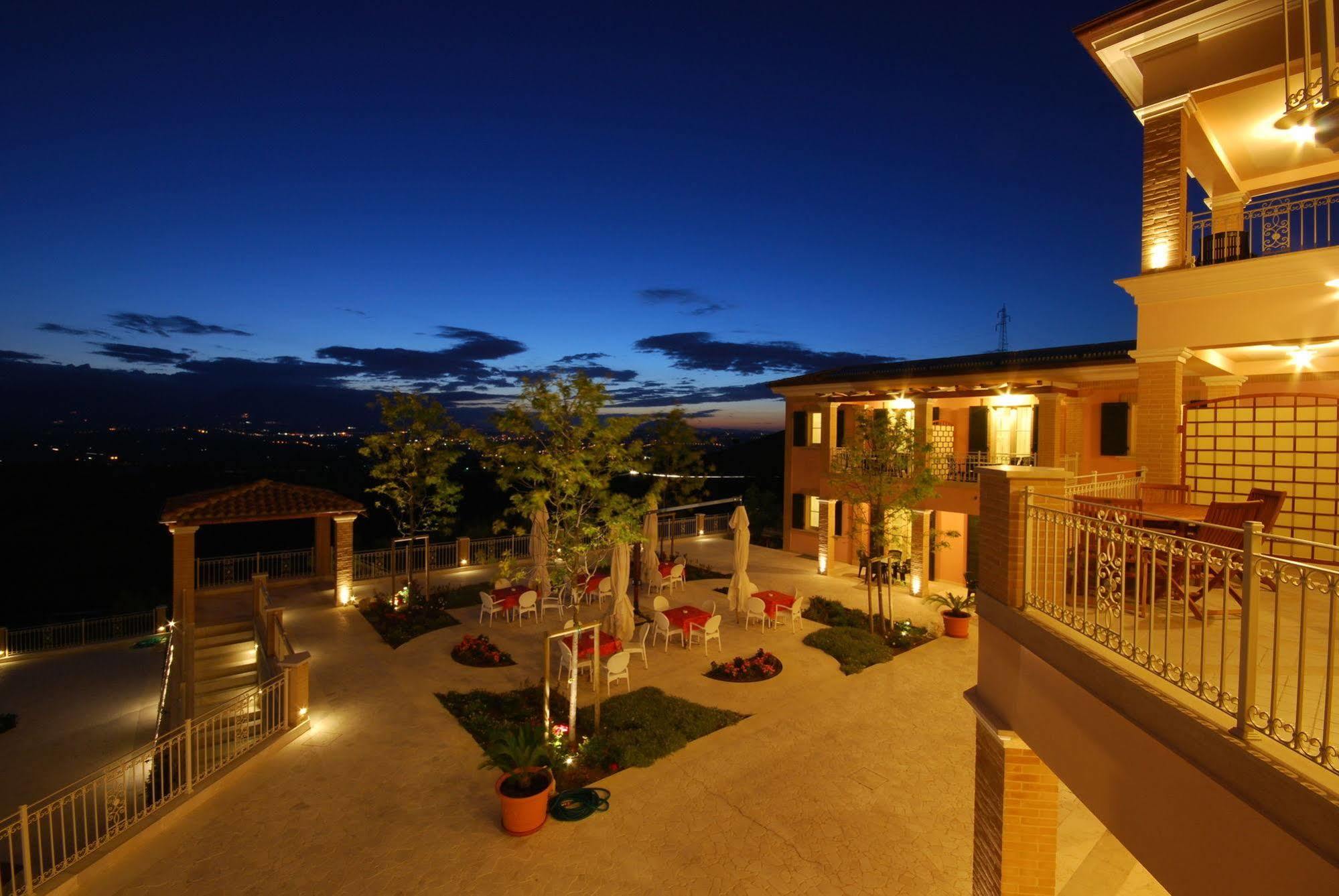 Incantea Resort Tortoreto Esterno foto