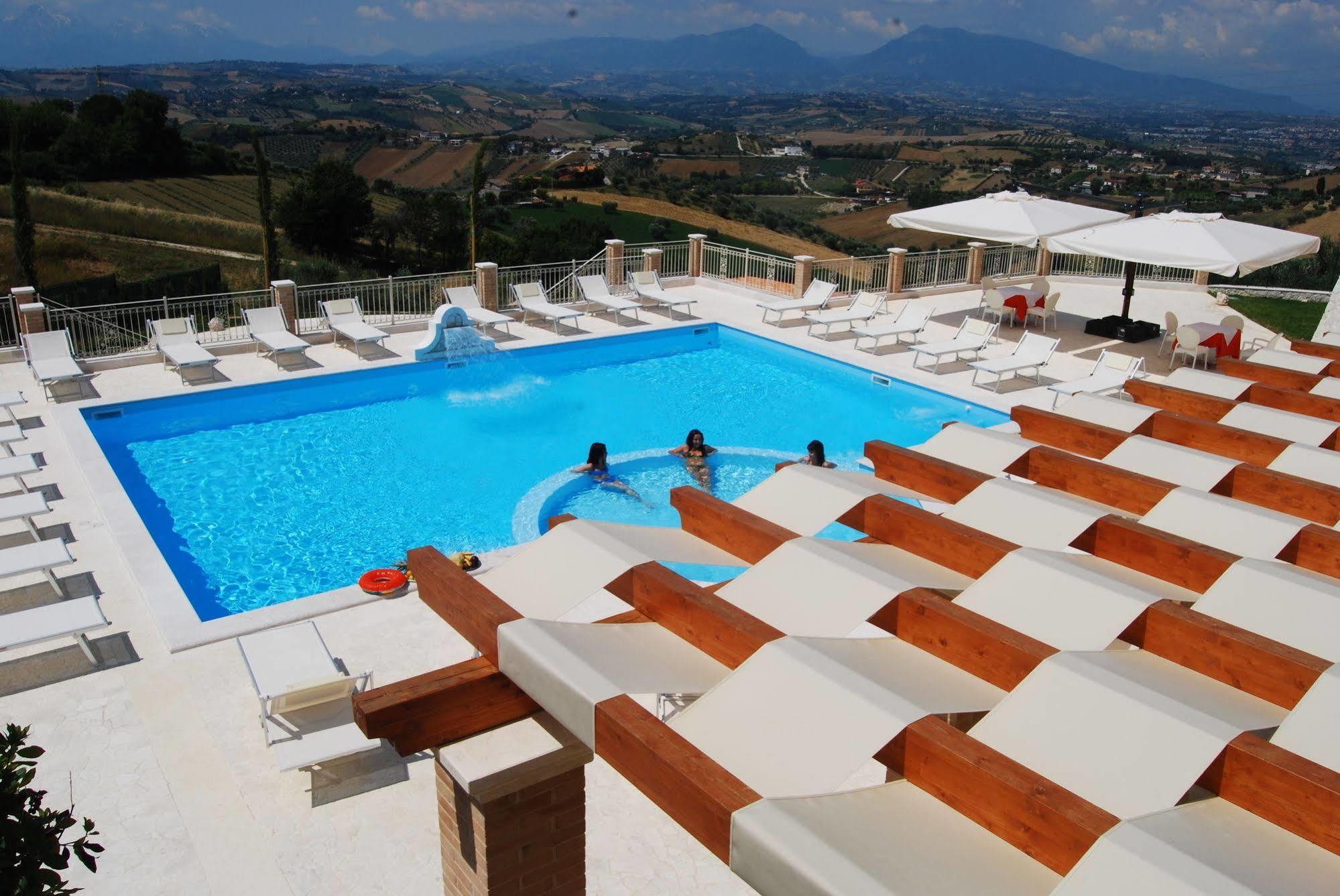 Incantea Resort Tortoreto Esterno foto